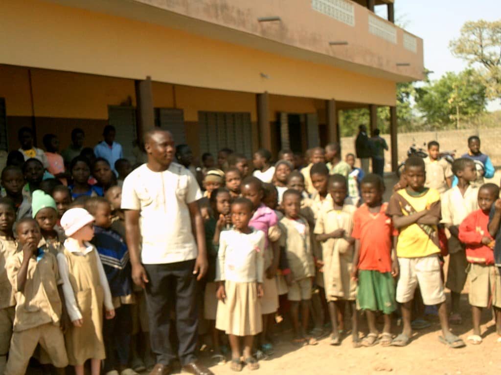 fondation heloise charruau ecole Saint Joseph Alfa Kpara beninIMG  WA